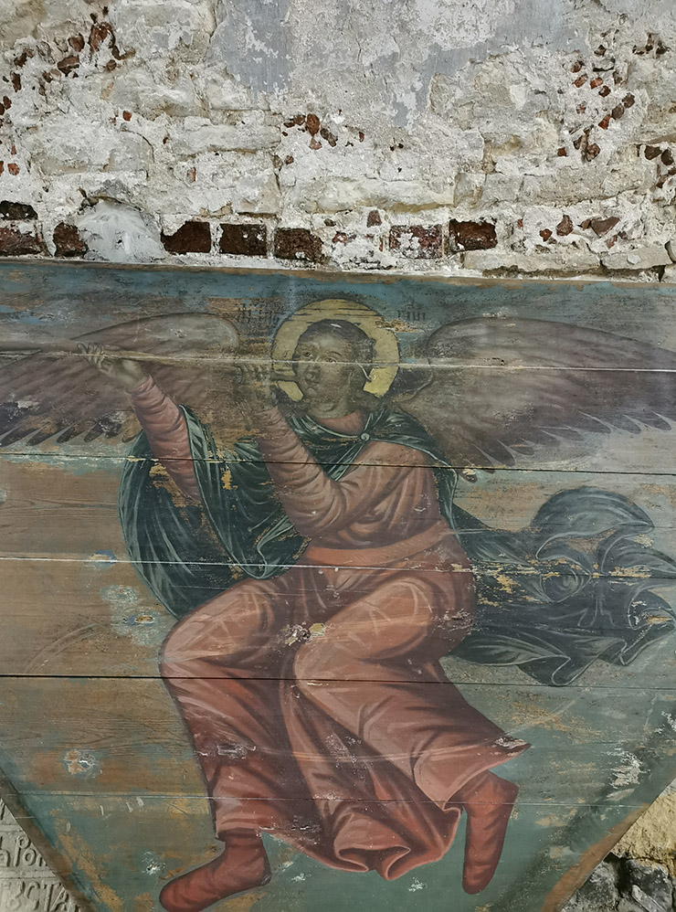Фрагмент северных «небес» с наивной росписью из коллекции собора