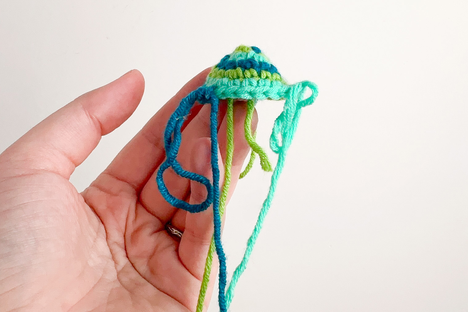 Ряд 7. Так выглядит верхняя часть яйца после завершения седьмого ряда — сформировался конус