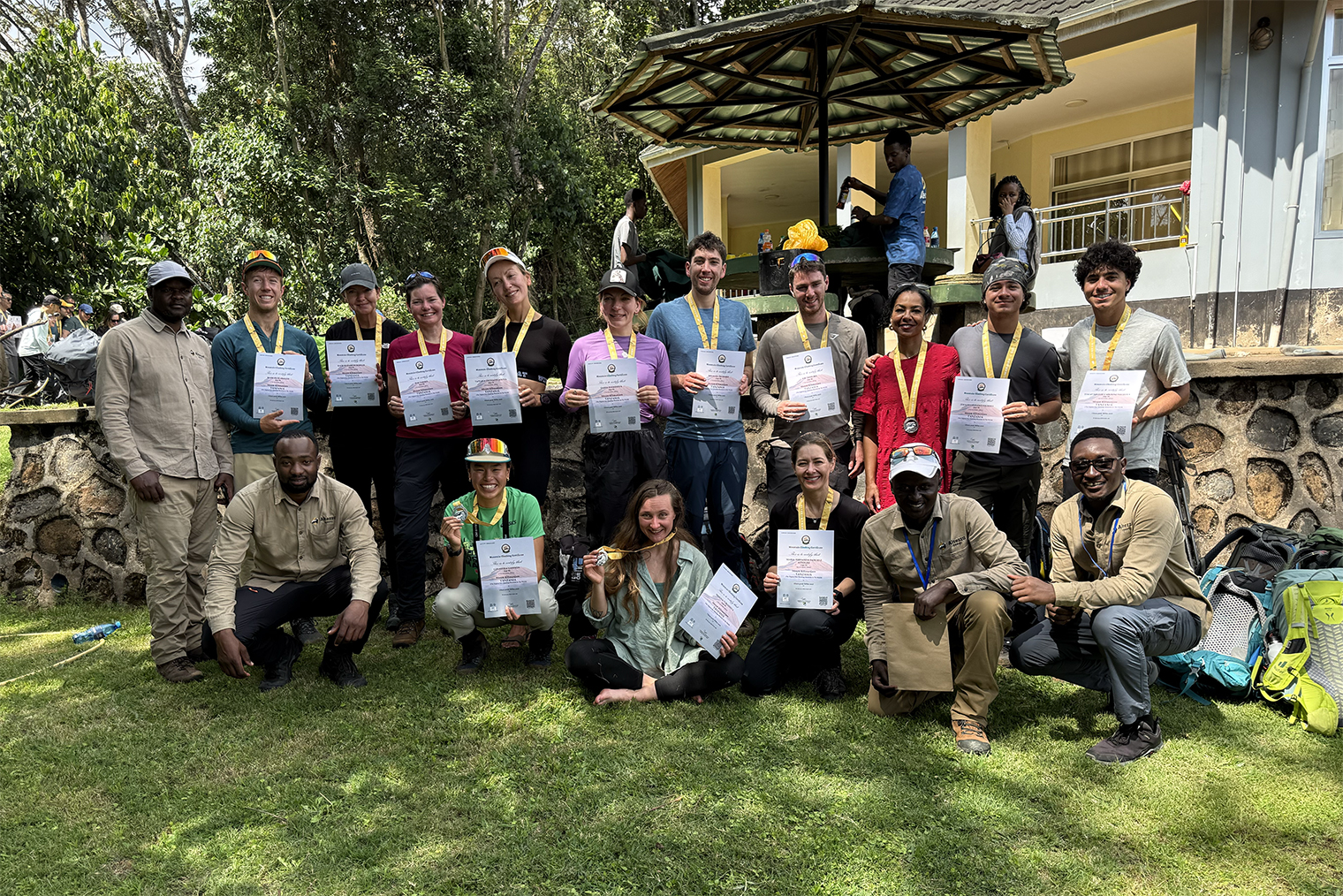 С грамотами и медалями