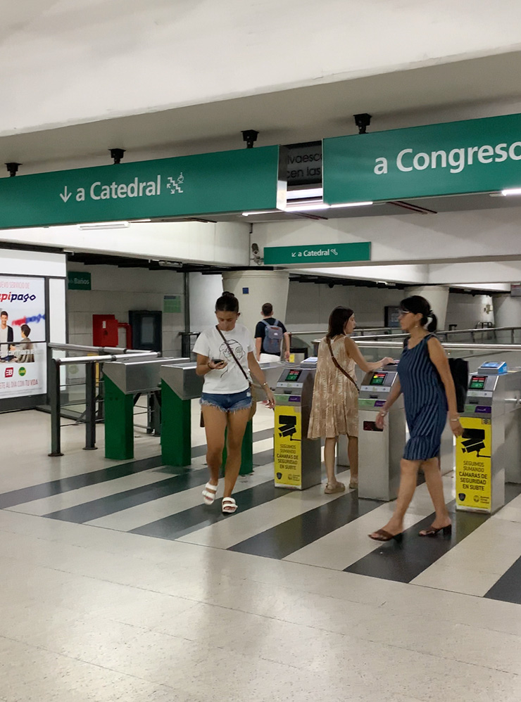 Это я впервые заходила в метро Буэнос-Айреса