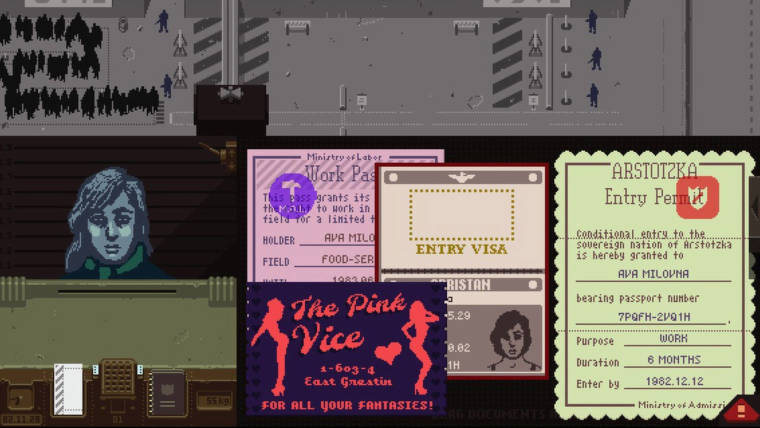 С каждым днем документов на столе героя становится все больше и больше — а люди придумывают все более хитрые схемы обойти контроль. Кадр: 3909 LLC