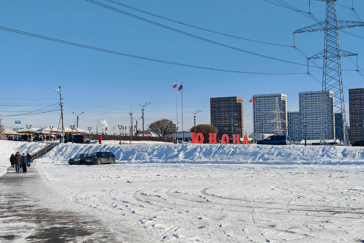 Приехал на ярмарку. Народу много, но хаоса не ощущается
