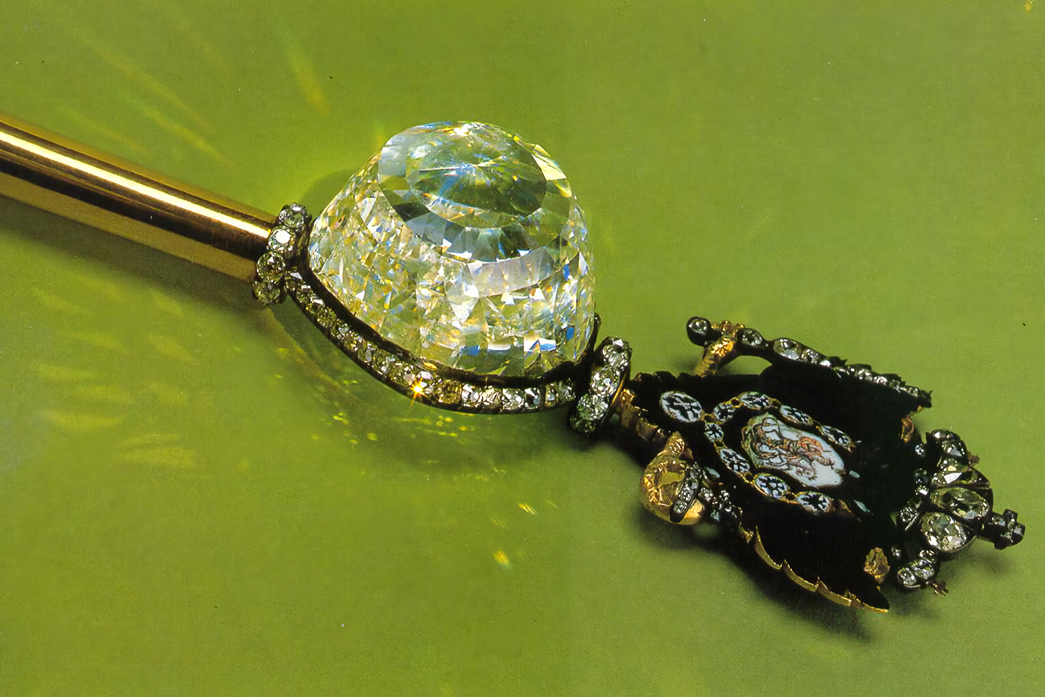 Алмаз «Орлов». Фотография: Elkan Wijnberg / Wikipedia
