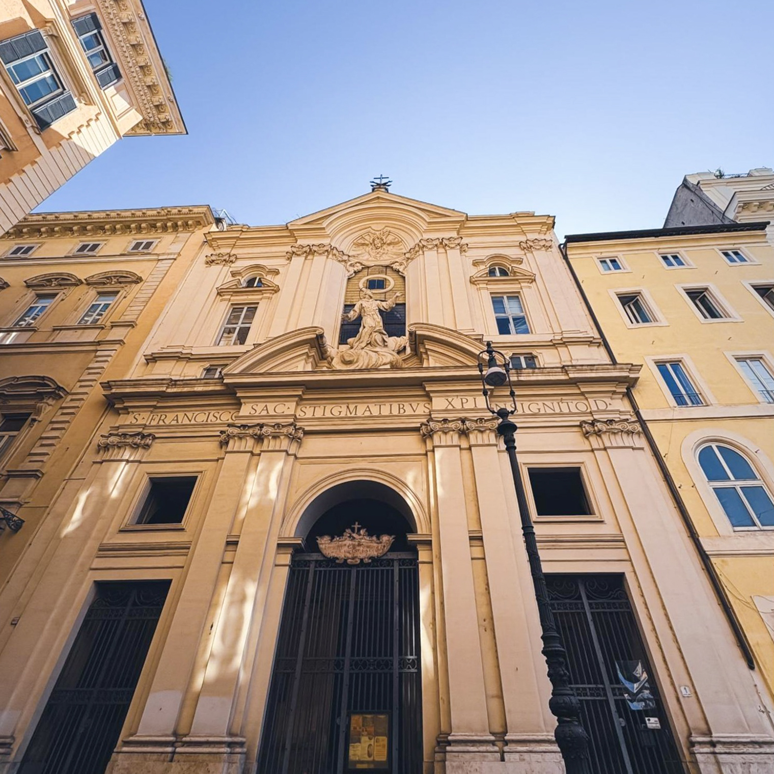 В любой момент поднимаешь голову и находишь, чему удивиться