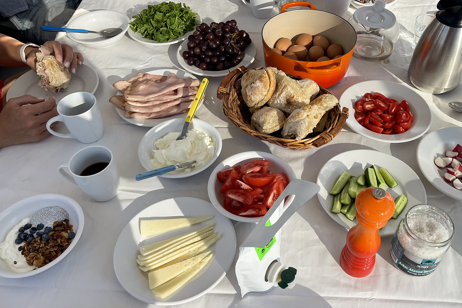 На лодке складывается потрясающий отдельный мир