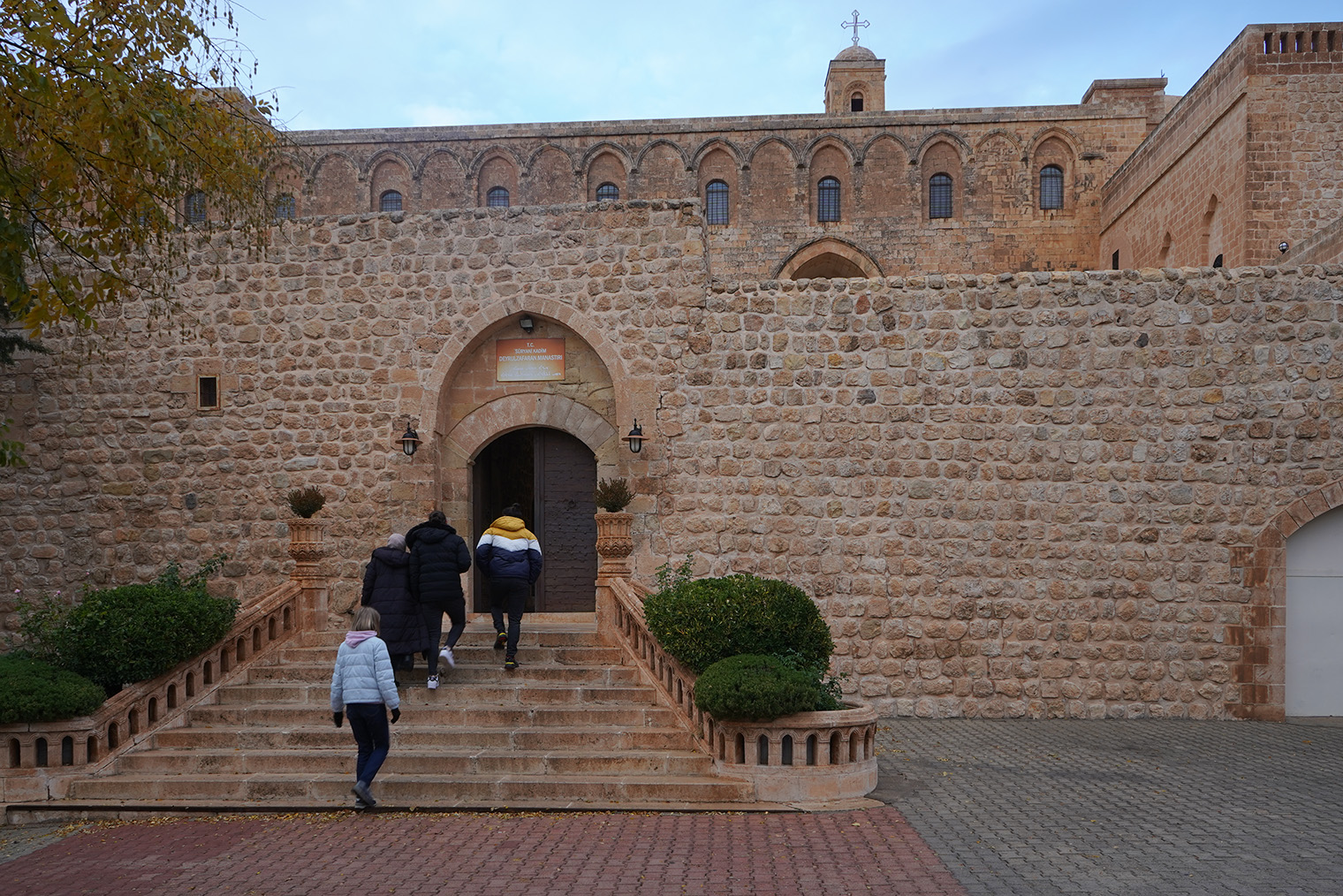 Вход в монастырь