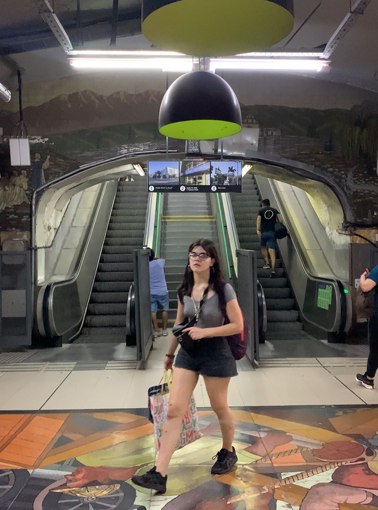 Станция метро внутри