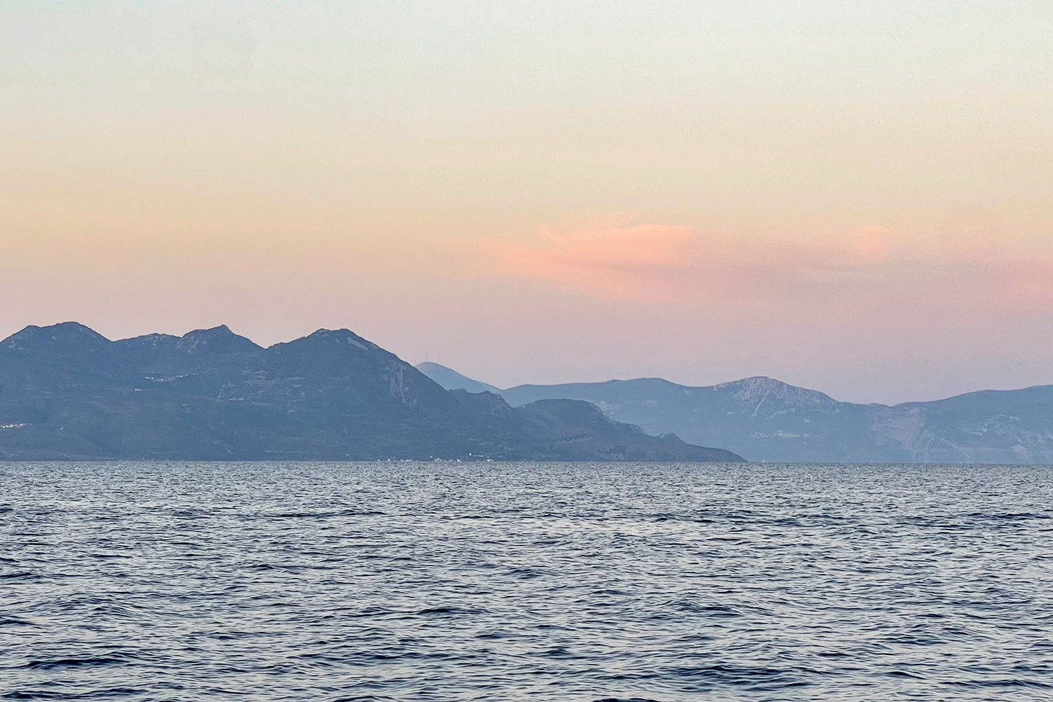 Рассвет в один из ранних переходов