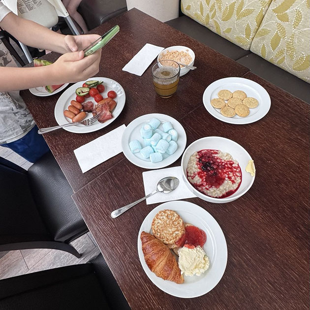 Завтракаем