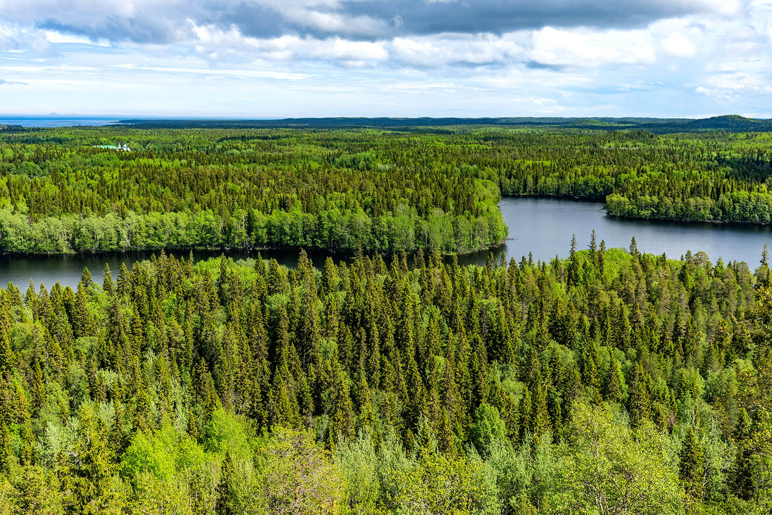 Виды с Секирной горы. Фотография: Katuka / Shutterstock / FOTODOM