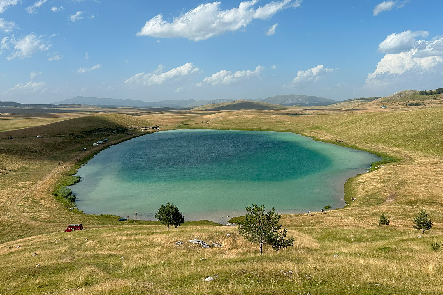 Вражье озеро — Vražje Jezero — в дословном переводе на русский означает «озеро дьявола»