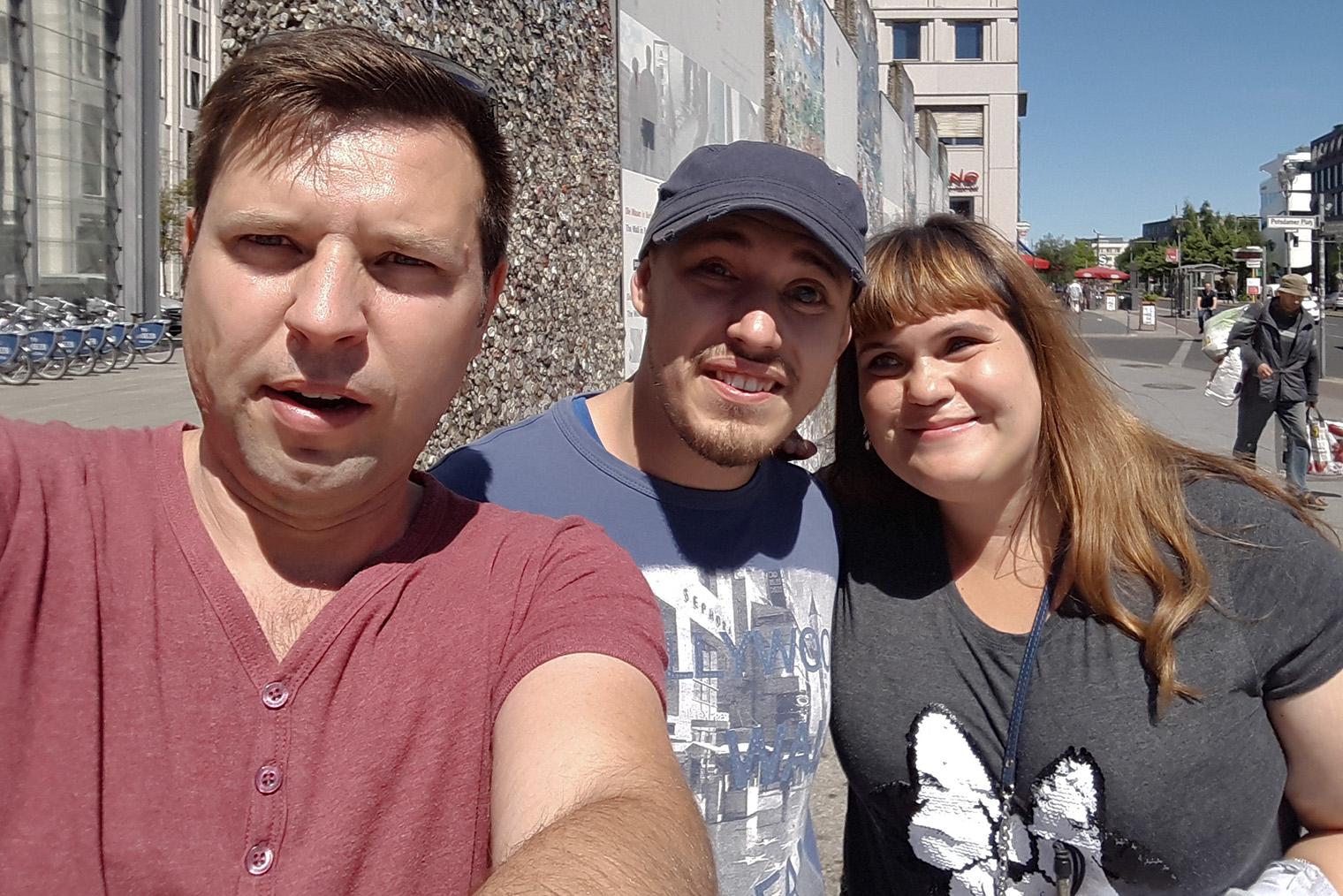 Мы с Михаилом — нашим провожатым по Берлину