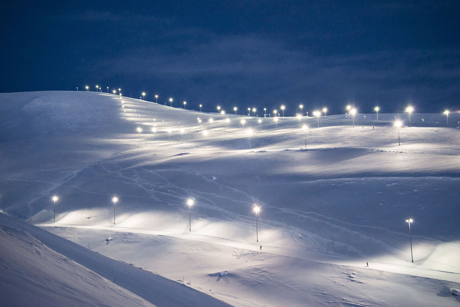 Искусственное освещение на южном склоне Большого Вудъявра