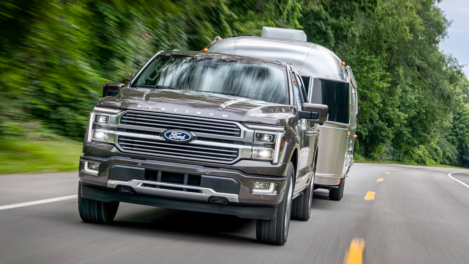 Полноразмерный пикап Ford F-150 — самый продаваемый автомобиль в США. Ford на родном рынке удерживает лидерство в сегменте пикапов уже 49 лет. © ford.com