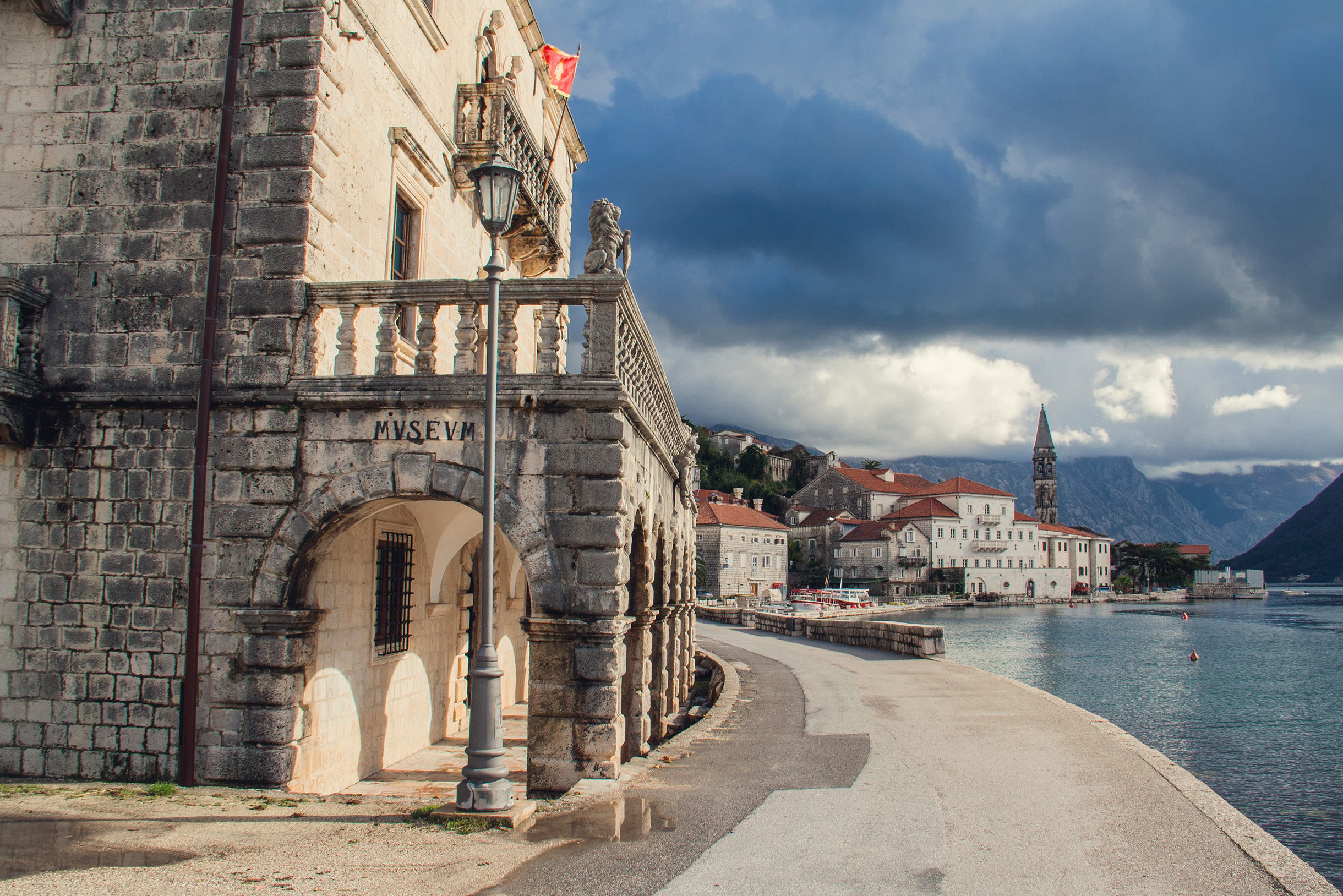 Городской музей и колокольню собора Святого Николая тоже посетить не удалось. Они были закрыты