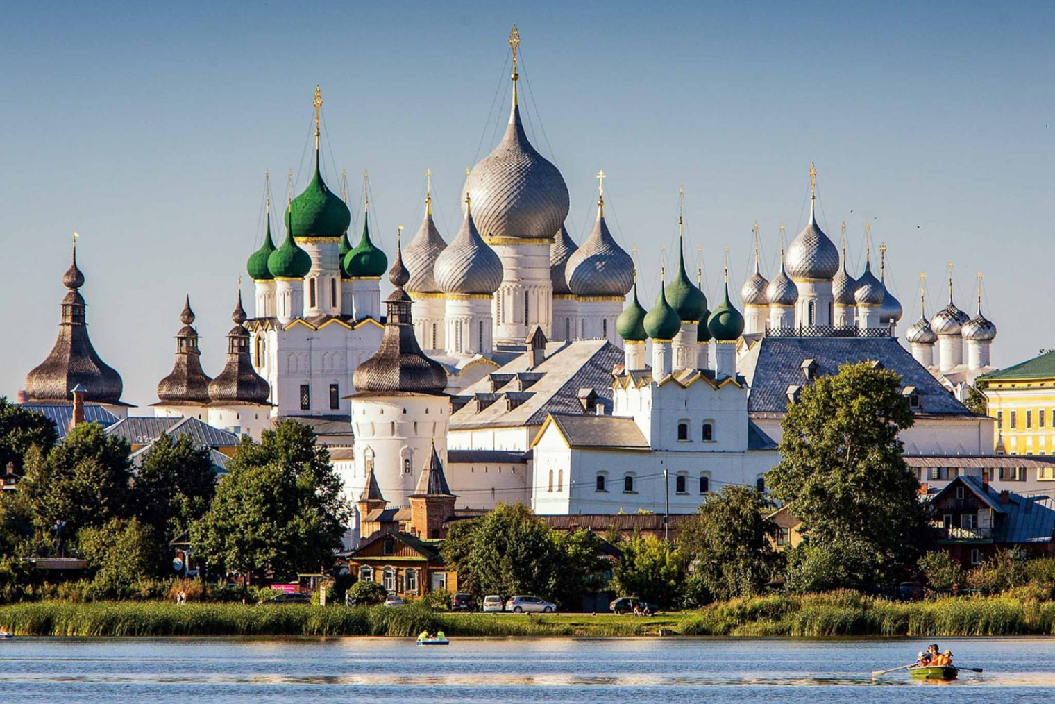 У Ростовского кремля 11 башен. Источник: rostmuseum.ru