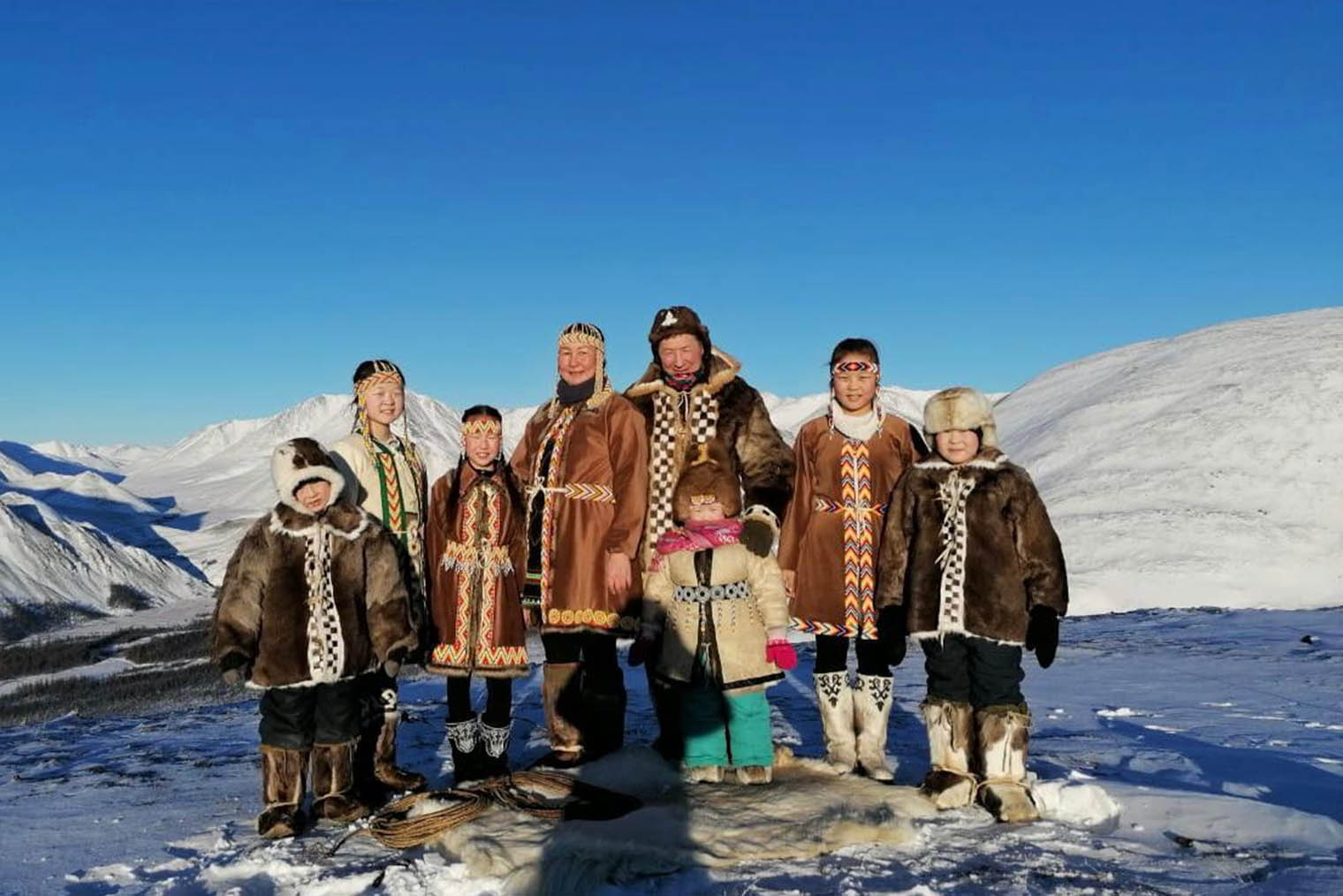 Многодетная семья Соловьевых из Якутии — победитель в номинации «Семья — хранитель традиций». Источник: semyagoda2024.tilda.ws