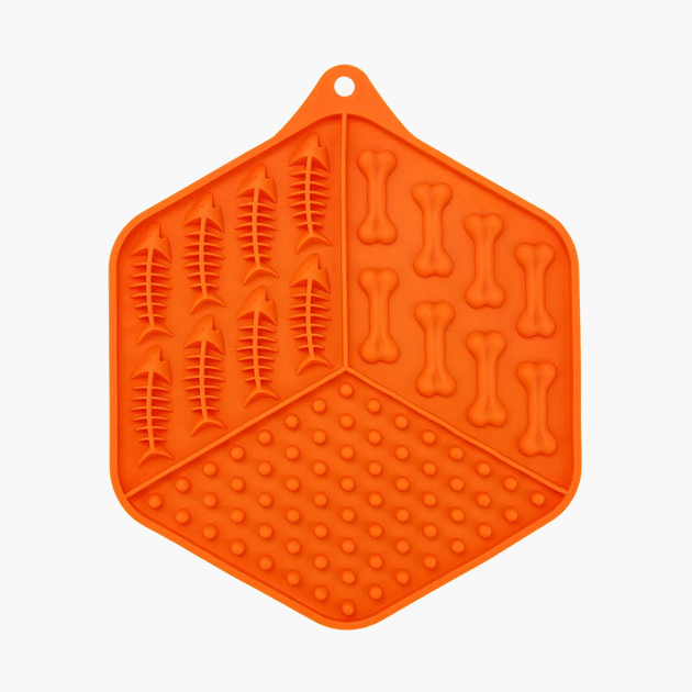 А это лизательный коврик, на который можно намазывать паштет и другой влажный корм для животных. Источник: market.yandex.ru