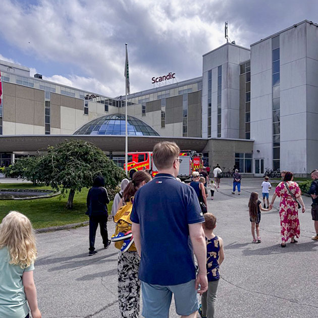 Возвращаемся в отель после пожарной тревоги