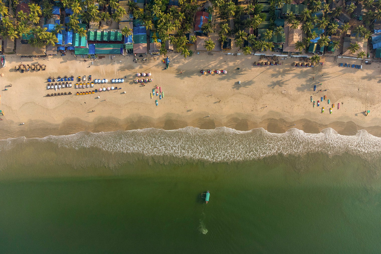 Пляж «Палолем». Фотография: Khoj / Unsplash
