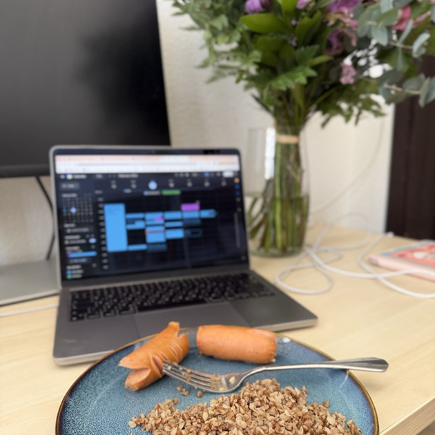 Обед вышел печальный и без сериала, но ничего не поделаешь