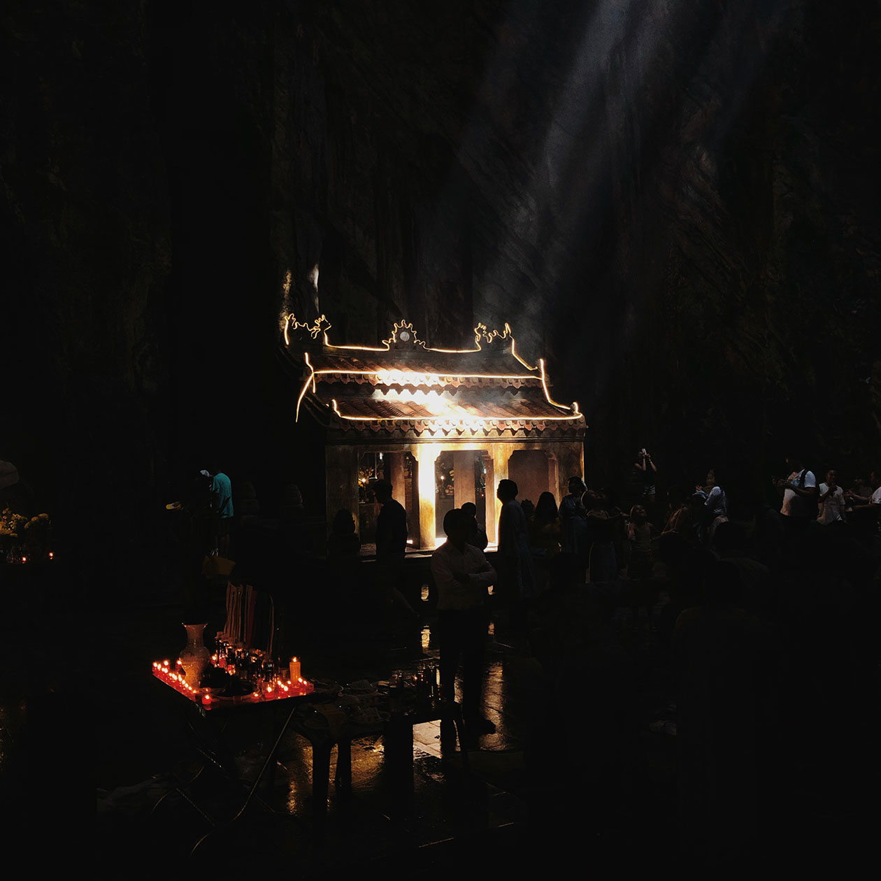 Храм внутри Мраморной горы