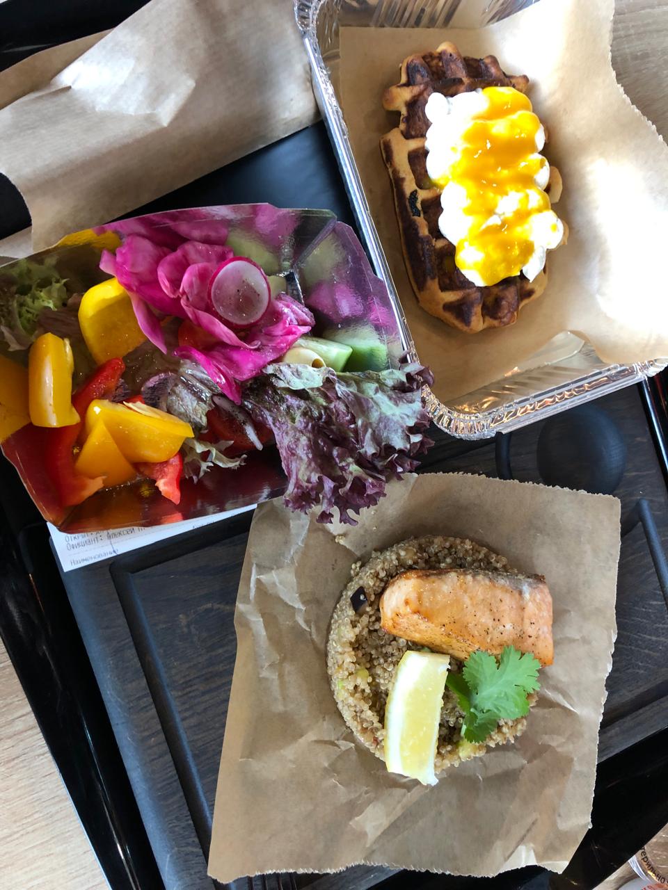 Обед в кафе