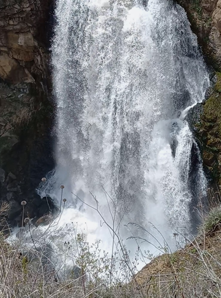Водопад Трчкан очень живописный
