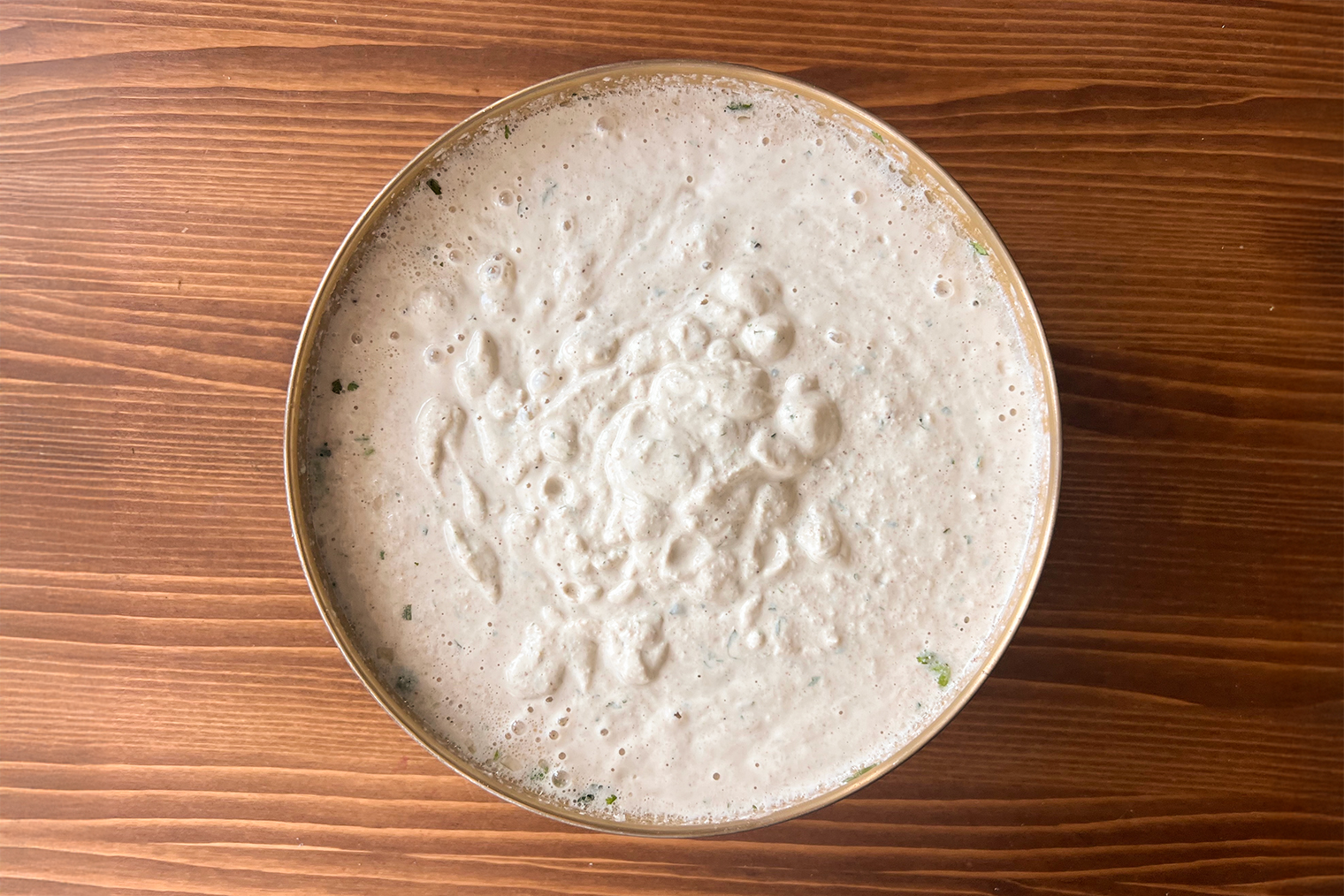 Получается густой однородный соус