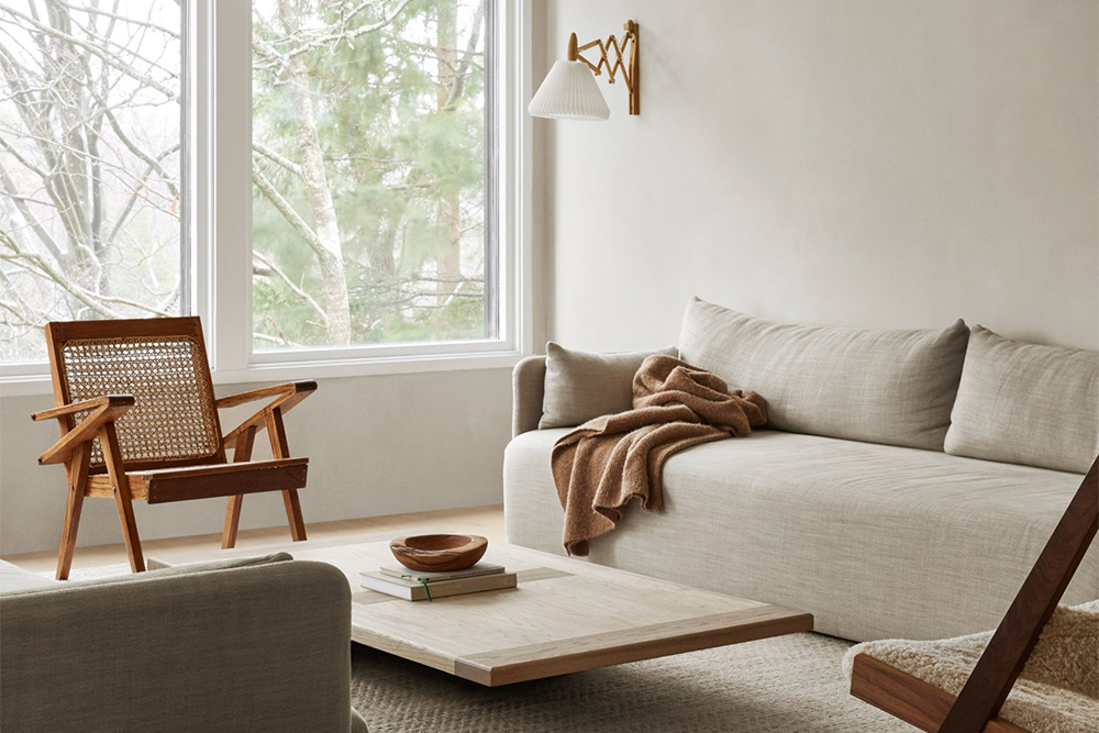 Здесь с композицией все в порядке: мебель равномерно распределена по комнате, а цвета не спорят друг с другом. Фото: Jonas Bjerre⁠-⁠Poulsen / Norm Architects