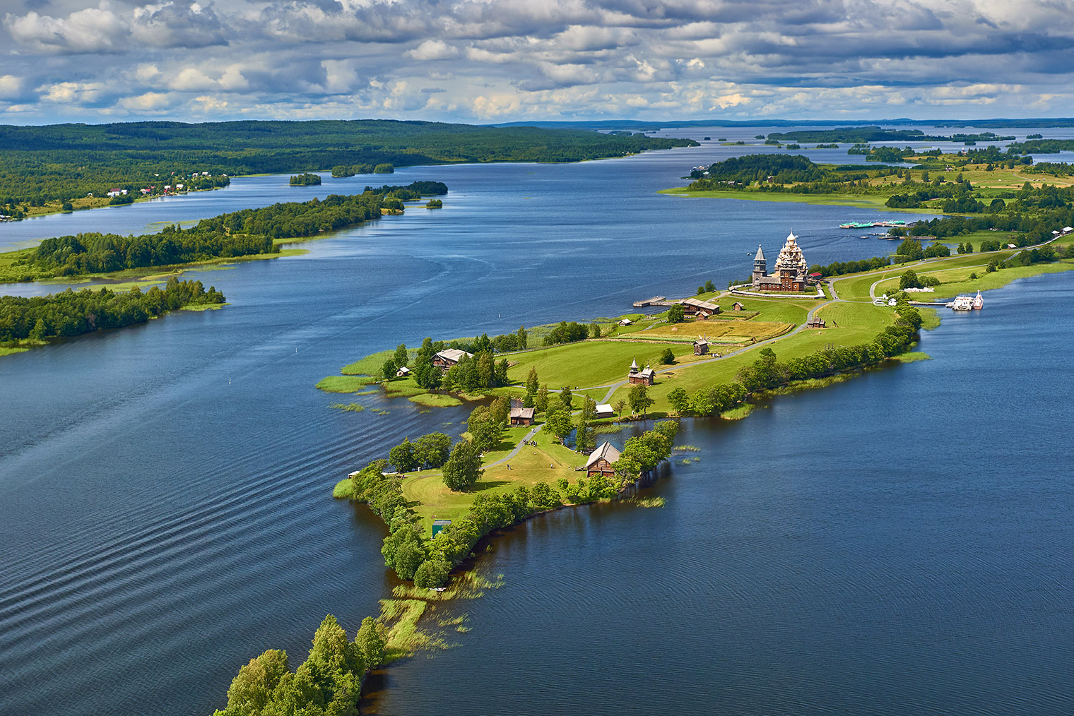 Кижи с высоты. Фотография: Alvov / Shutterstock / FOTODOM