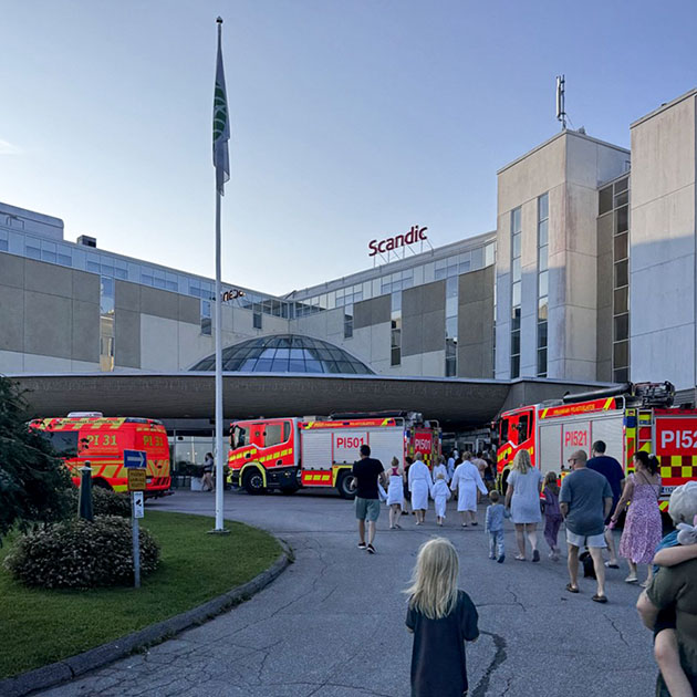 Снова сработала сигнализация, и на этот раз приехали три пожарные машины