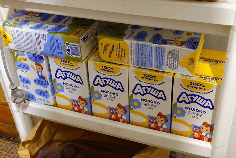 Запасы молока для младенцев дома