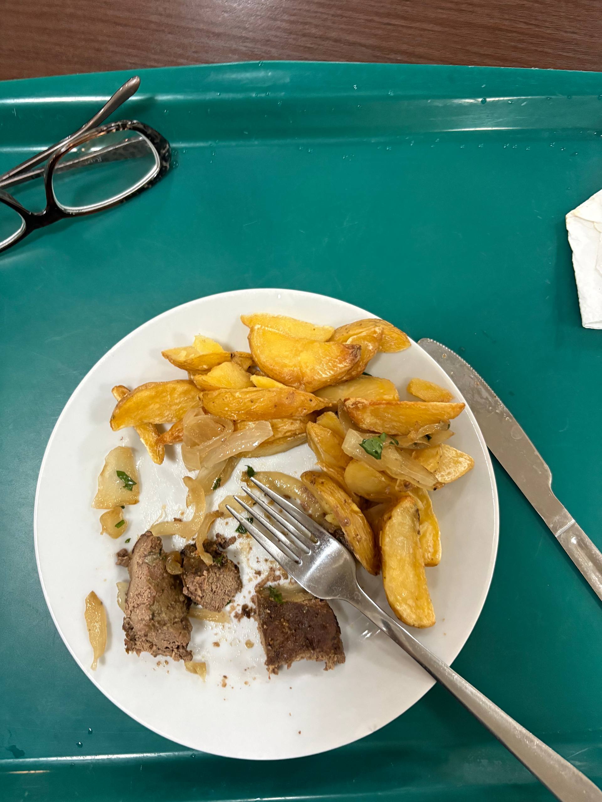 Ужин в столовой