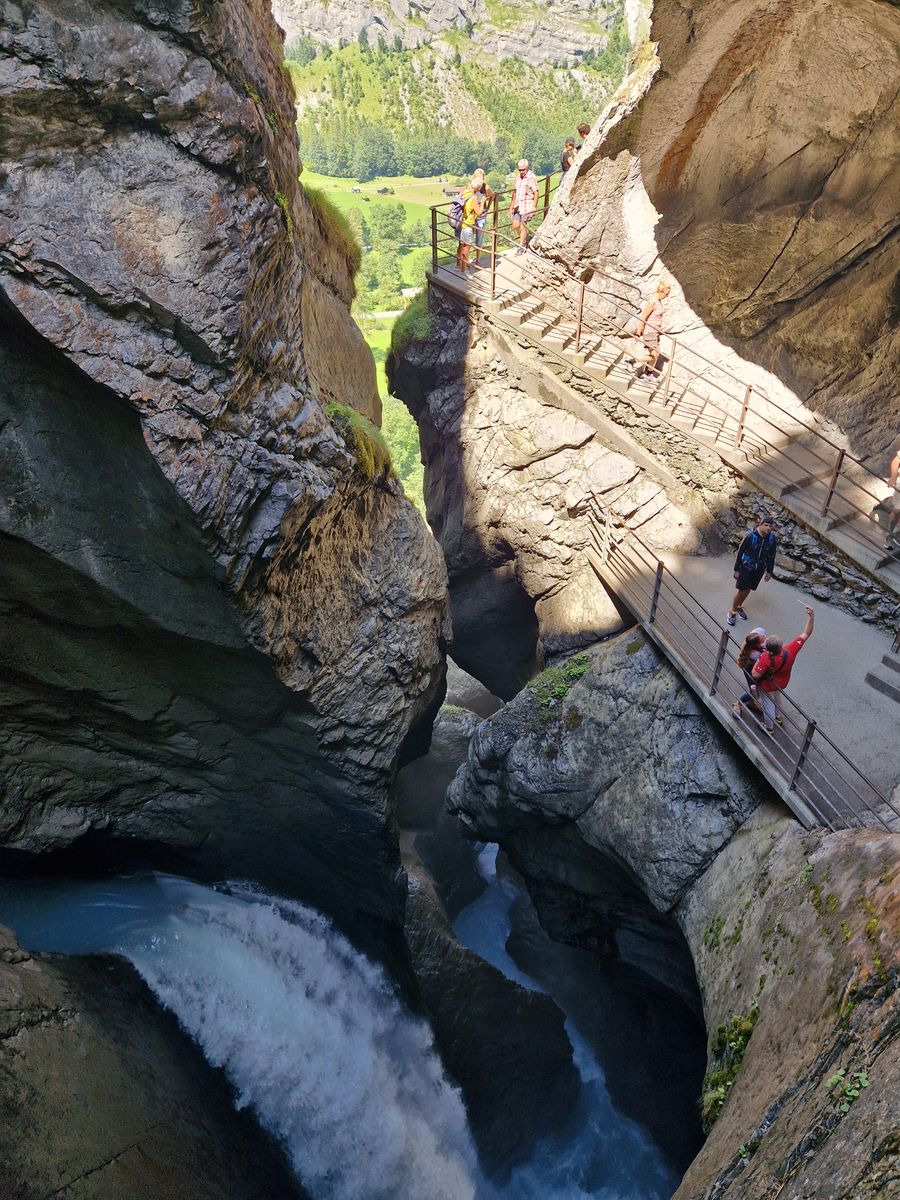 Водопады Трюммельбахфелль, Швейцария