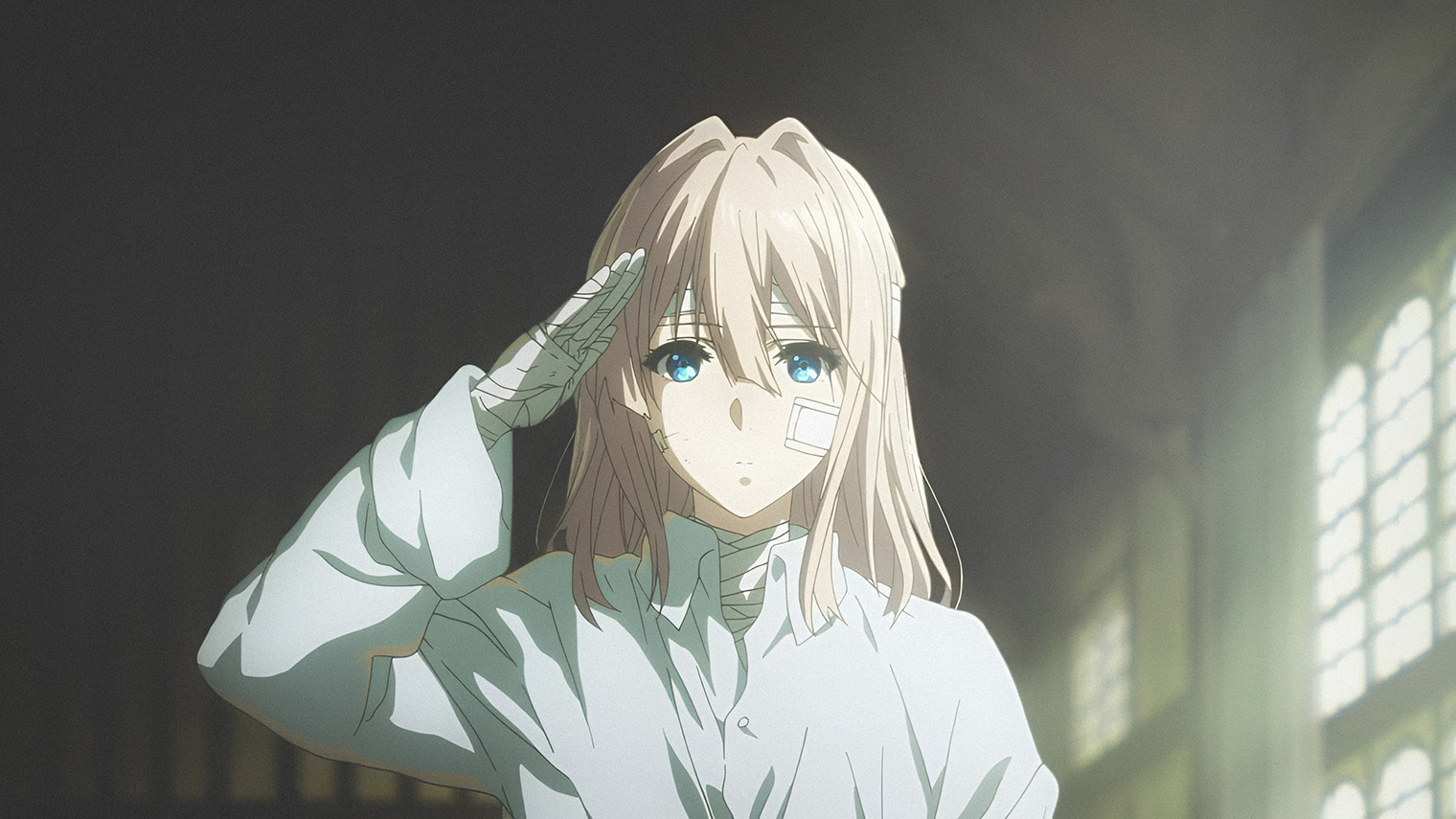 Несмотря на милую и привлекательную внешность, Вайолет — тренированный солдат. Кадр: Kyoto Animation