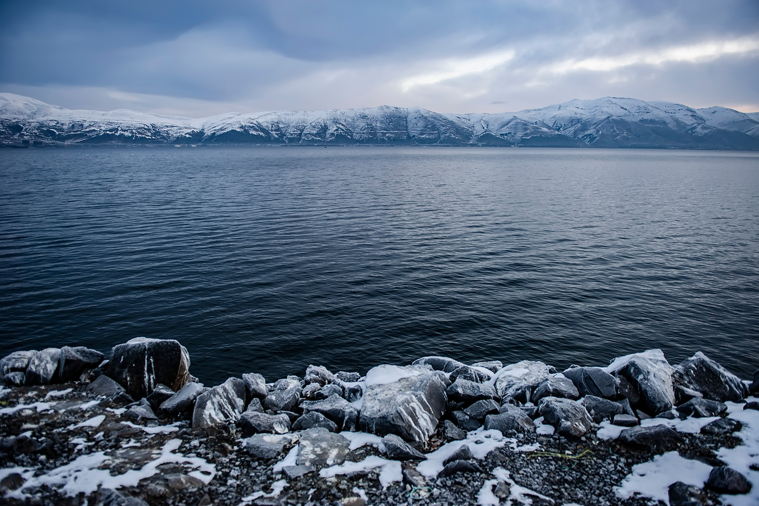 Озеро Севан. Фотография: Arty Om / Shutterstock / FOTODOM