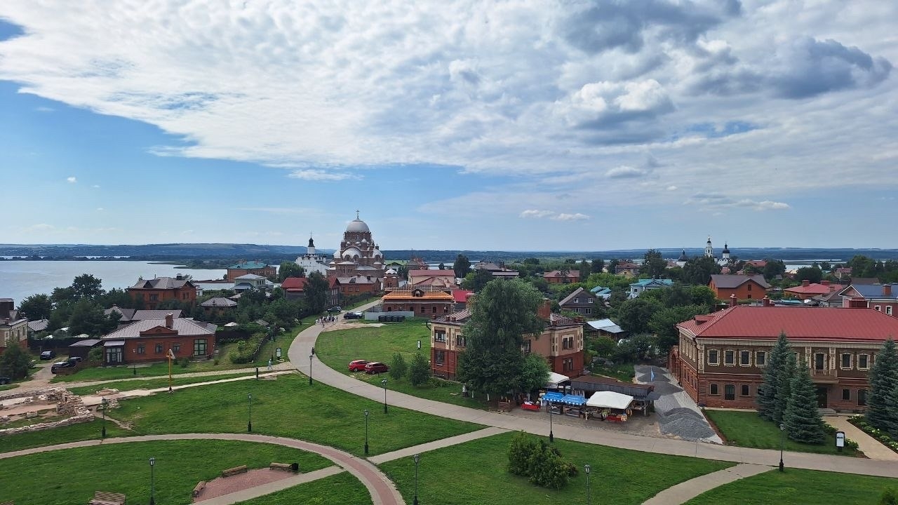 Вид на город со смотровой площадки