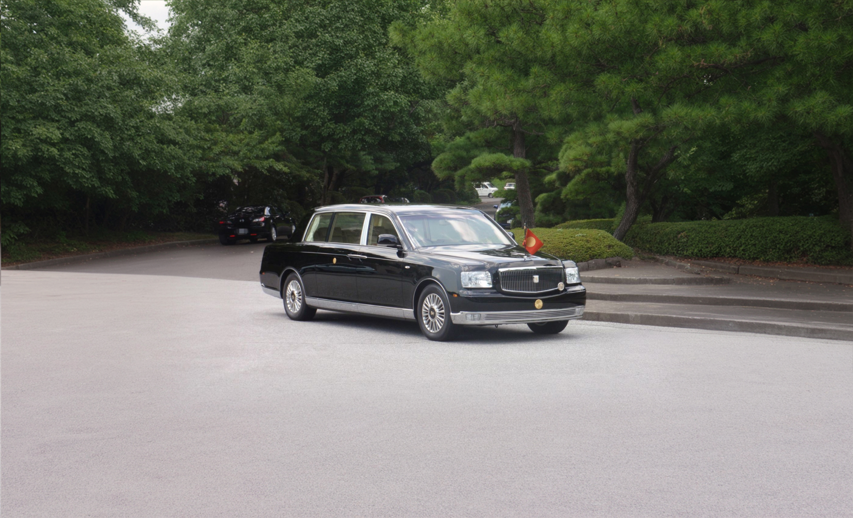 🇯🇵 Япония — Toyota Century Royal