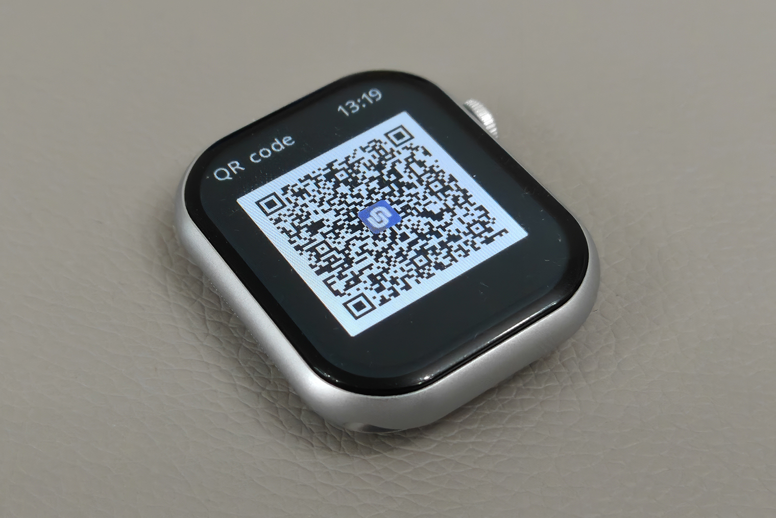 Фейковые Apple Watch предлагают установить через QR-код программу для сопряжения со смартфоном