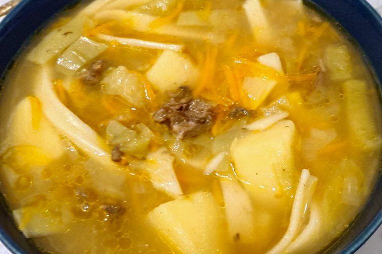 На обед — домашний якобы лагман