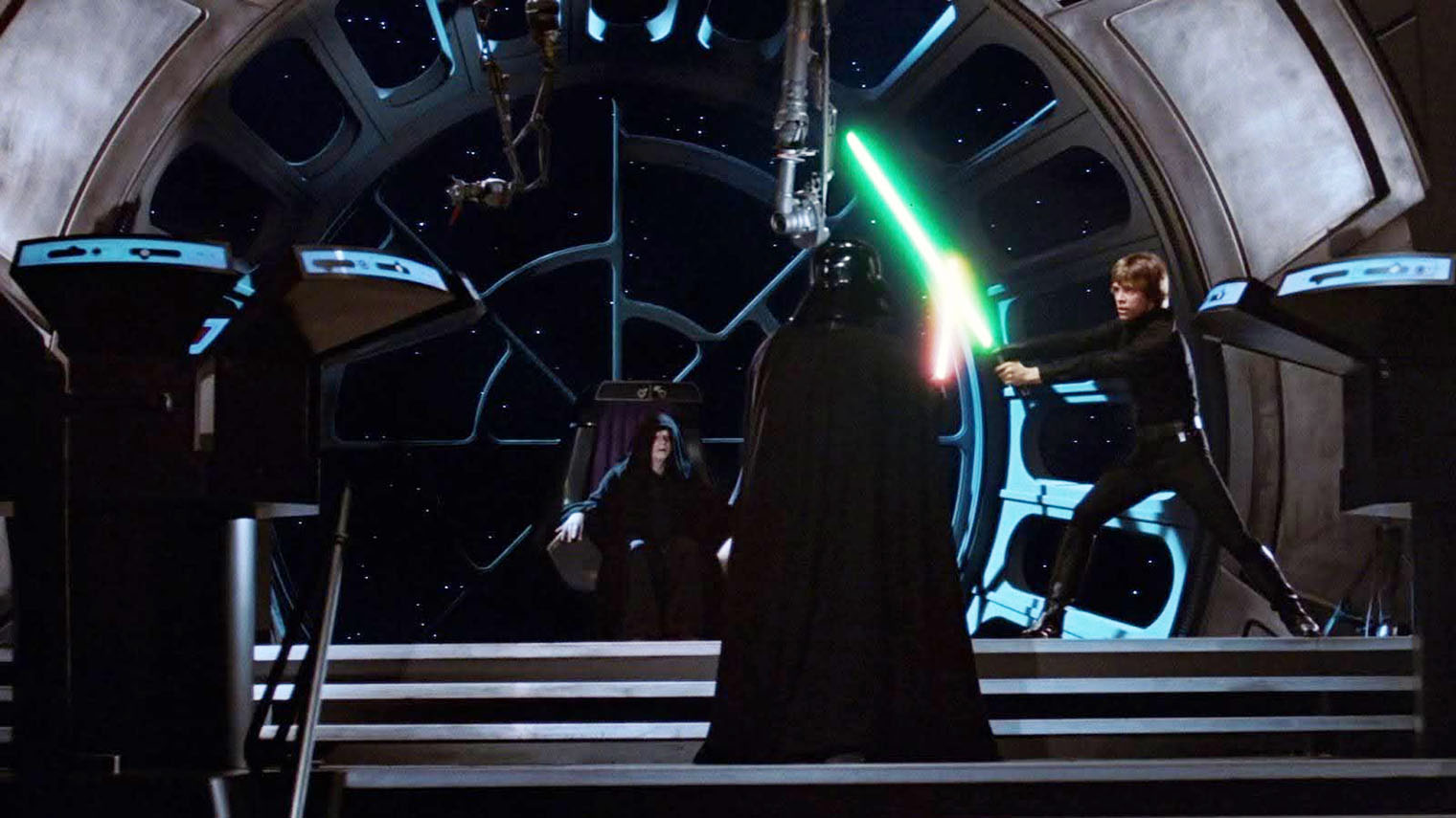 Лучшая сцена фильма — дуэль между Люком Скайуокером и Дартом Вейдером в тронном зале Императора Кадр: Lucasfilm Ltd.