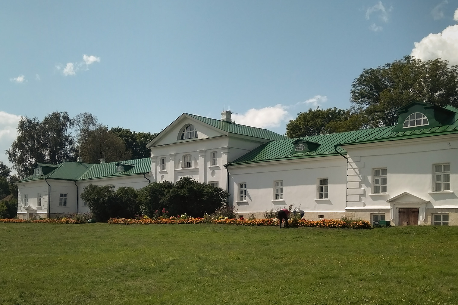 Дом Волконского, деда Льва Толстого, — самое старое каменное здание в усадьбе