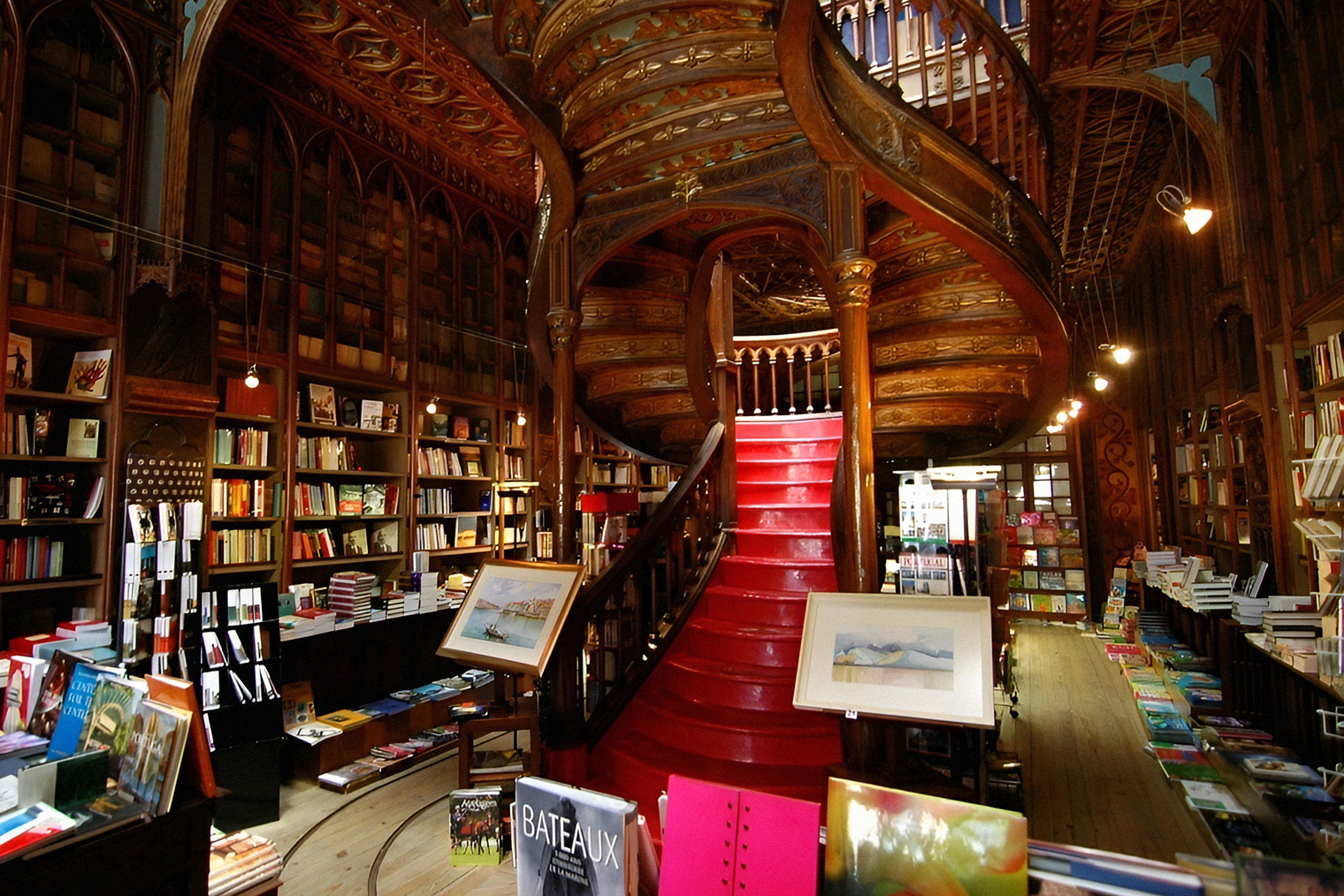 Книжный магазин «Лелло». Фотография: Michał Huniewicz / Wikipedia