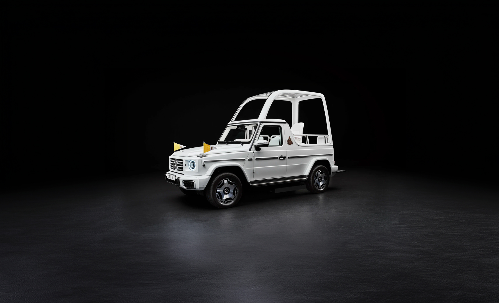 🇻🇦 Ватикан — электрический папамобиль на базе Mercedes-Benz G 580