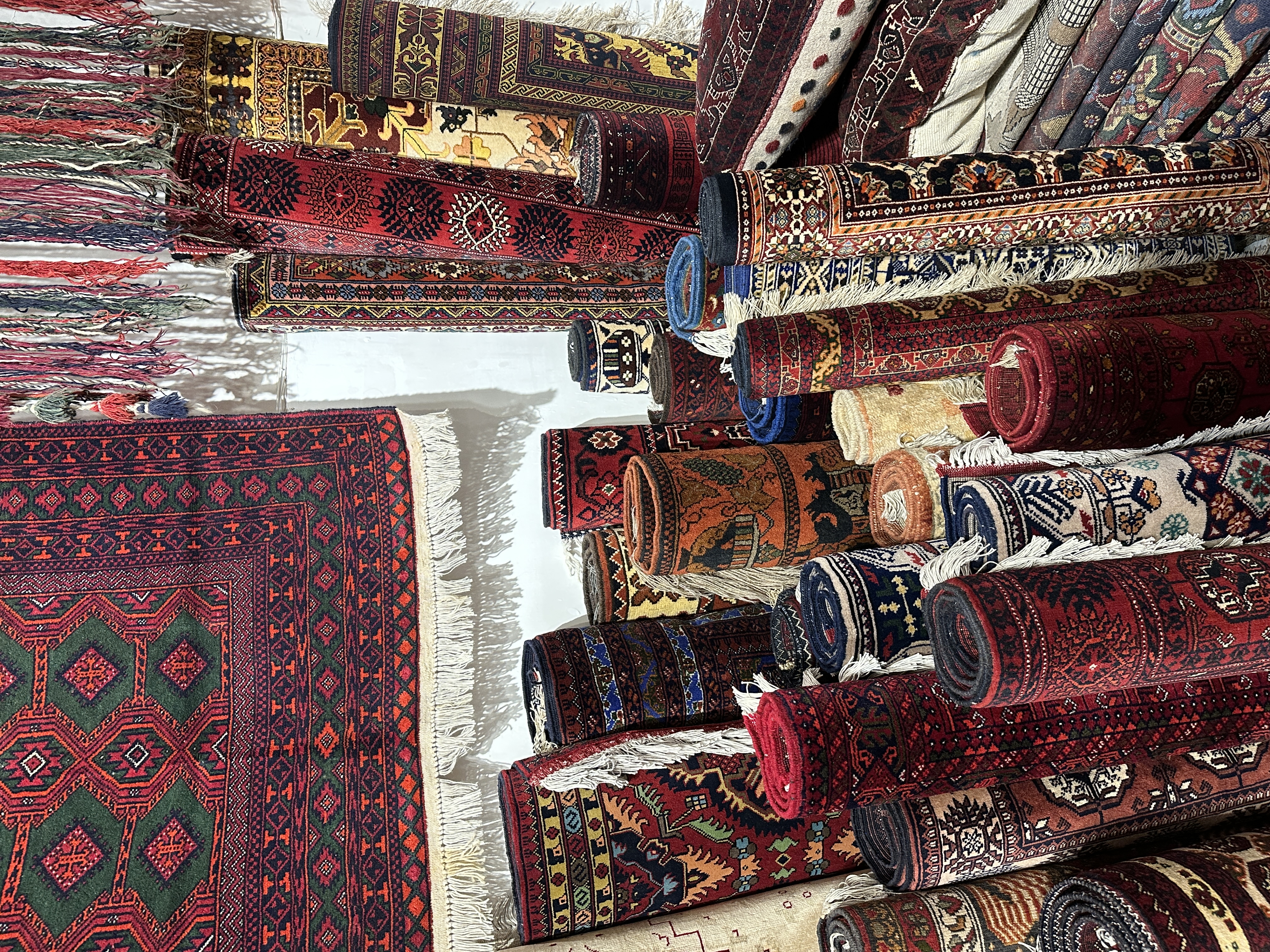 Шелковые ковры Бухары ждут своих покупателей