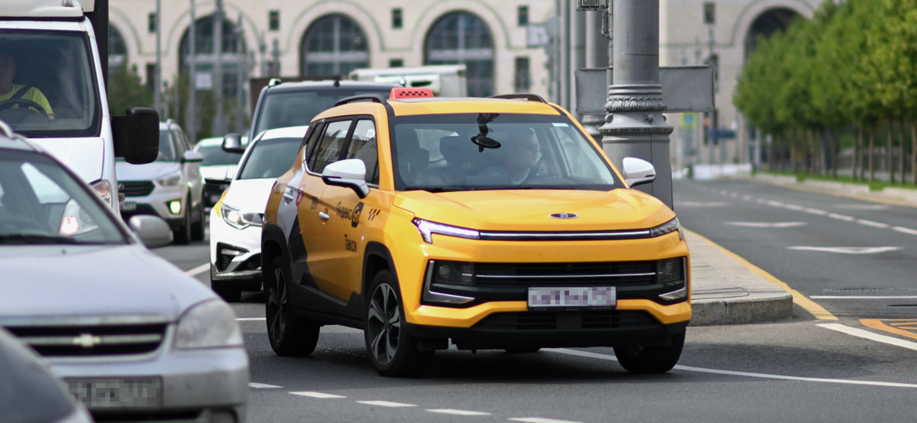 Минпромторг обно­вил перечень автомо­билей для работы в такси: из списка убрали УАЗ