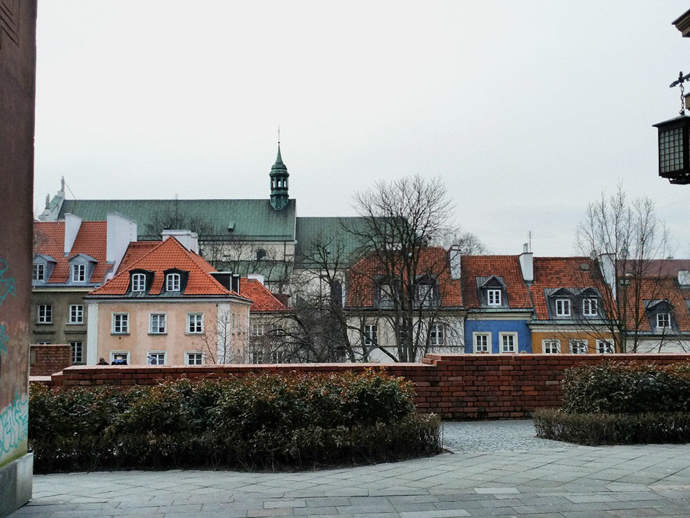 Старый город в Варшаве был полностью разрушен во время Второй мировой войны. Потом его отстроили заново