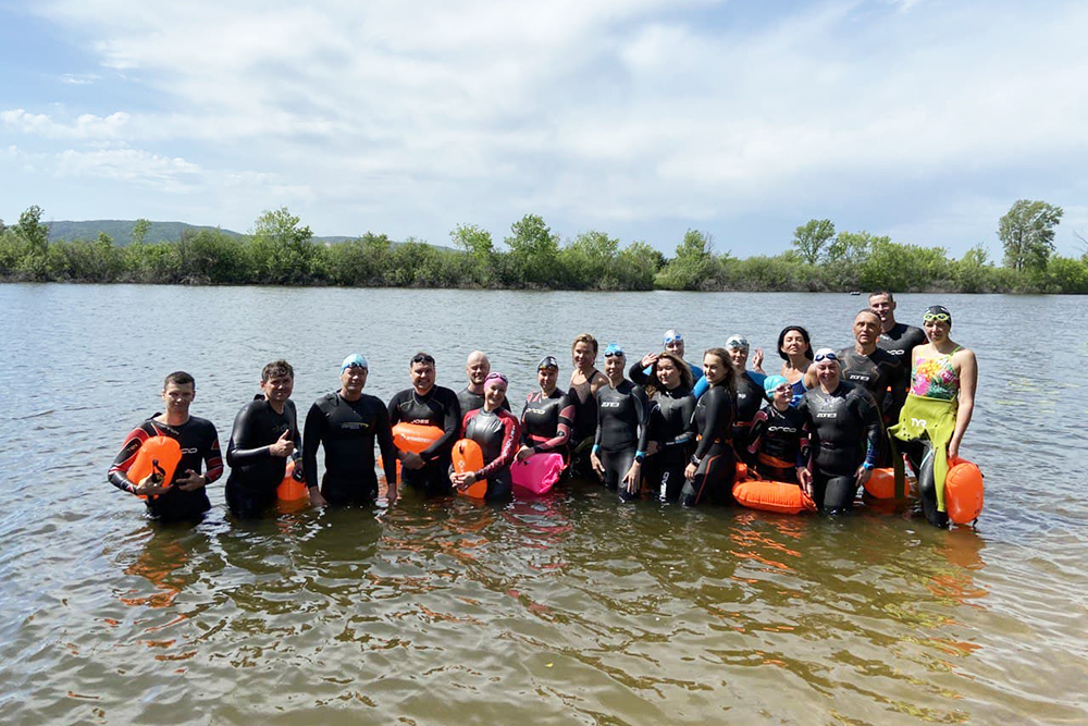 На фото не только наша группа, но и вся команда I Love Swimming Samara на открытии сезона открытой воды в конце мая