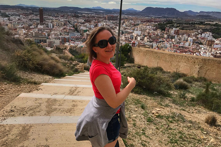 В отпуске в Испании много гуляла, но старалась избегать солнца